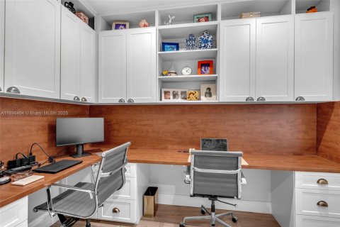Купить виллу или дом в Майами-Бич, Флорида 4 спальни, 163.6м2, № 1947788 - фото 19