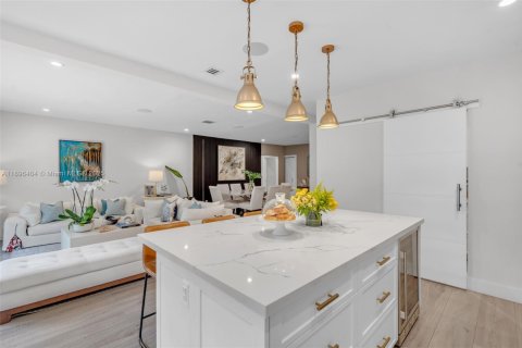 Купить виллу или дом в Майами-Бич, Флорида 4 спальни, 163.6м2, № 1947788 - фото 11