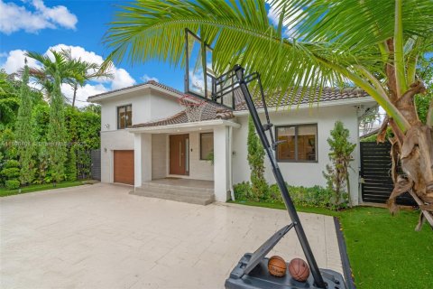 Купить виллу или дом в Майами-Бич, Флорида 4 спальни, 163.6м2, № 1947788 - фото 3