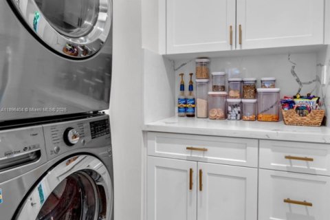 Купить виллу или дом в Майами-Бич, Флорида 4 спальни, 163.6м2, № 1947788 - фото 25