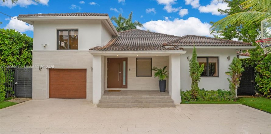 Дом в Майами-Бич, Флорида 4 спальни, 163.6м2 № 1947788