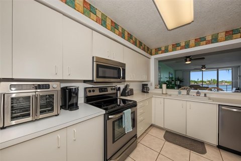 Copropriété à vendre à Saint Petersburg, Floride: 2 chambres, 105.44 m2 № 2419792 - photo 8