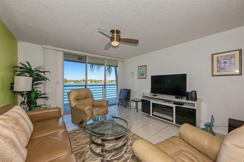 Copropriété à vendre à Saint Petersburg, Floride: 2 chambres, 105.44 m2 № 2419792 - photo 14