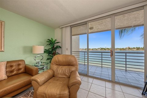 Copropriété à vendre à Saint Petersburg, Floride: 2 chambres, 105.44 m2 № 2419792 - photo 15