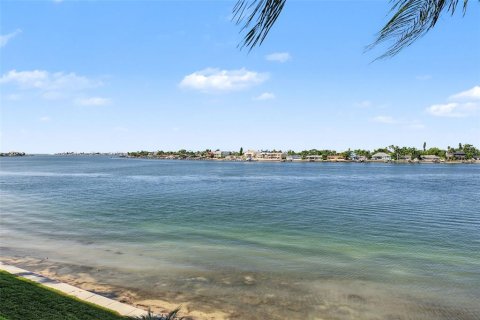 Copropriété à vendre à Saint Petersburg, Floride: 2 chambres, 105.44 m2 № 2419792 - photo 28