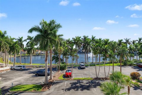 Copropriété à vendre à Saint Petersburg, Floride: 2 chambres, 105.44 m2 № 2419792 - photo 2