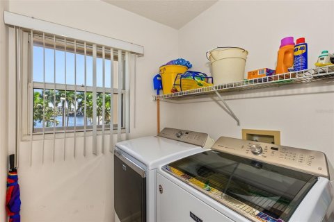 Copropriété à vendre à Saint Petersburg, Floride: 2 chambres, 105.44 m2 № 2419792 - photo 26