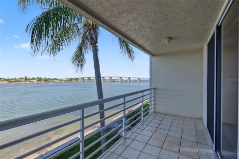 Copropriété à vendre à Saint Petersburg, Floride: 2 chambres, 105.44 m2 № 2419792 - photo 30
