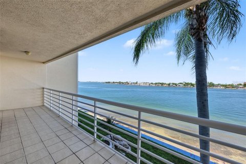 Copropriété à vendre à Saint Petersburg, Floride: 2 chambres, 105.44 m2 № 2419792 - photo 27