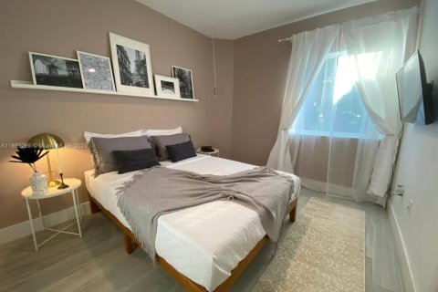 Appartement à louer à Miami, Floride: 1 chambre, 288.28 m2 № 1931366 - photo 4