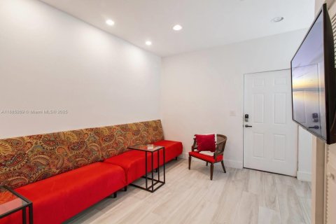 Appartement à louer à Miami, Floride: 1 chambre, 288.28 m2 № 1931366 - photo 21