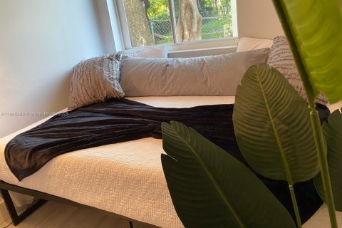 Apartamento en alquiler en Miami, Florida, 1 dormitorio, 288.28 m2 № 1931366 - foto 6
