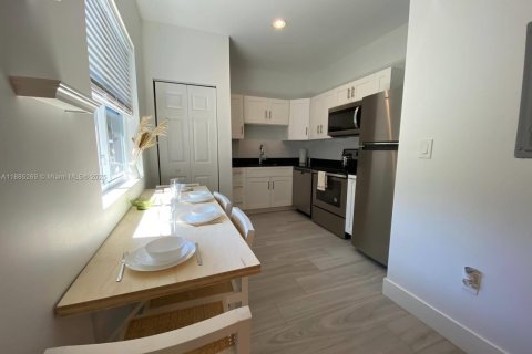 Appartement à louer à Miami, Floride: 1 chambre, 288.28 m2 № 1931366 - photo 10