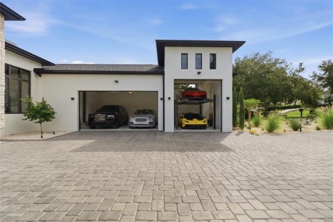 House in Clermont, Florida 4 bedrooms, 526.66 sq.m. № 2235882 - photo 8