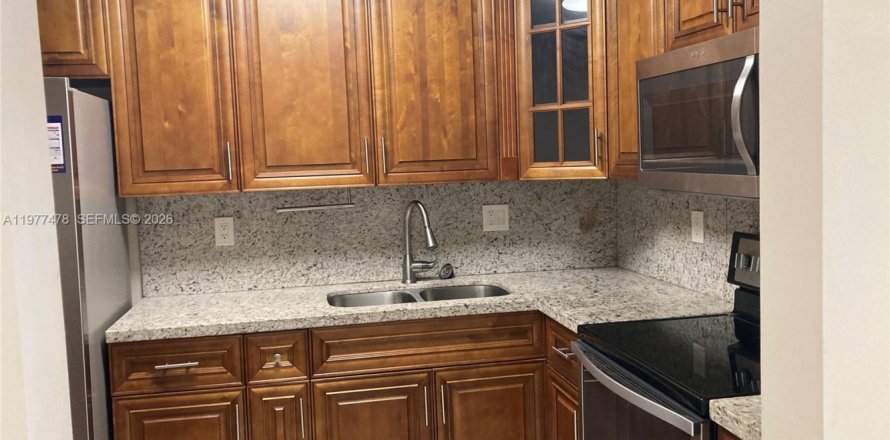 Кондоминиум с 2 спальнями в Майами, Флорида № 2041137