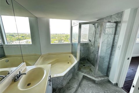 Купить кондоминиум в Майами-Бич, Флорида 2 спальни, 111.48м2, № 2057534 - фото 10