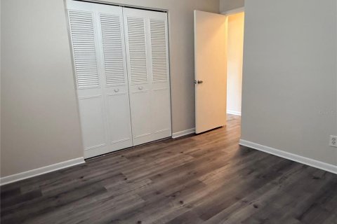 House in Spring Hill, Florida 2 bedrooms, 95.22 sq.m. № 2156470 - photo 12