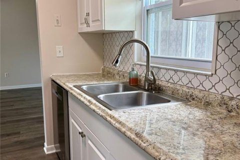 House in Spring Hill, Florida 2 bedrooms, 95.22 sq.m. № 2156470 - photo 26