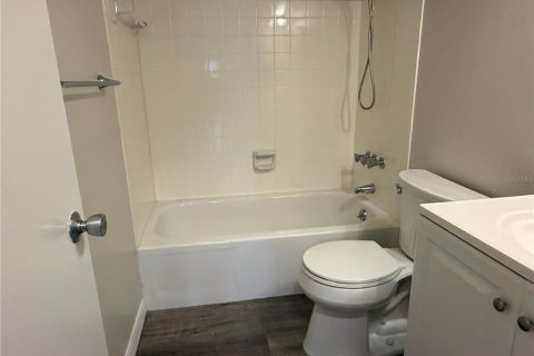 House in Spring Hill, Florida 2 bedrooms, 95.22 sq.m. № 2156470 - photo 14