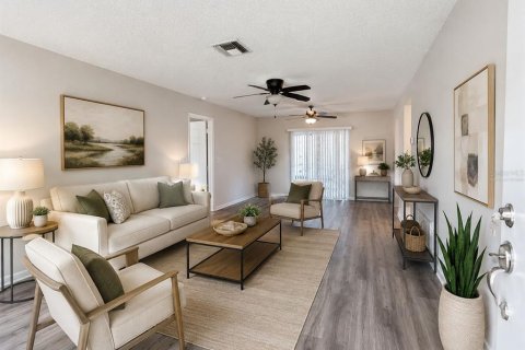 House in Spring Hill, Florida 2 bedrooms, 95.22 sq.m. № 2156470 - photo 2