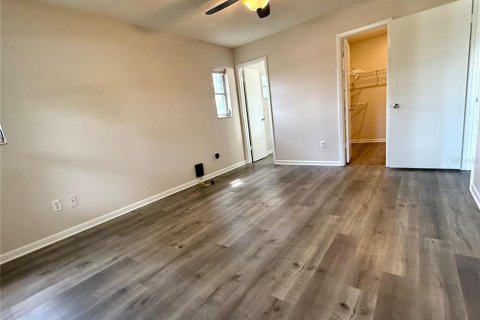 House in Spring Hill, Florida 2 bedrooms, 95.22 sq.m. № 2156470 - photo 9
