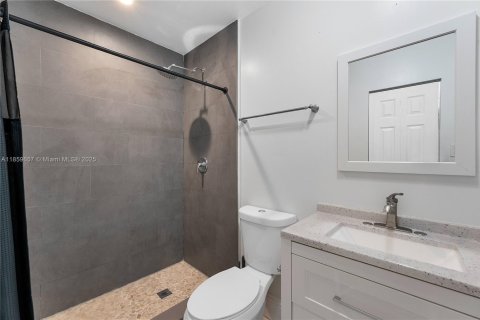 House in Hollywood, Florida 4 bedrooms, 100.61 sq.m. № 1887649 - photo 13