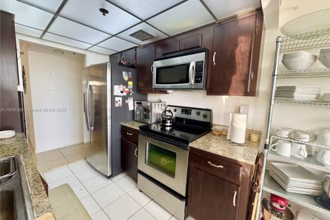 Купить кондоминиум в Санни-Айлс-Бич, Флорида 2 спальни, 140м2, № 1965790 - фото 19