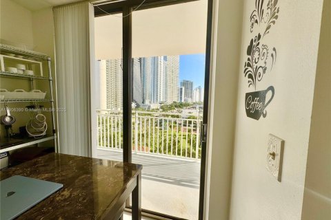 Купить кондоминиум в Санни-Айлс-Бич, Флорида 2 спальни, 140м2, № 1965790 - фото 15