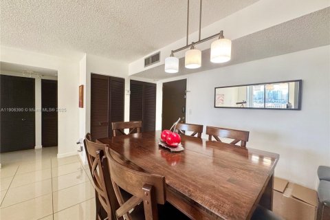 Купить кондоминиум в Санни-Айлс-Бич, Флорида 2 спальни, 140м2, № 1965790 - фото 14