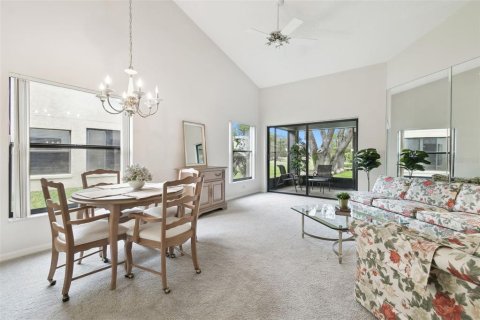 House in New Port Richey, Florida 3 bedrooms, 149.39 sq.m. № 1563568 - photo 10
