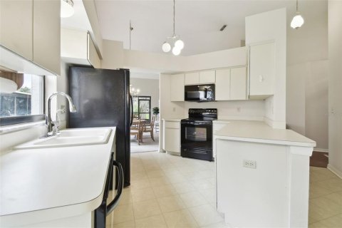 House in New Port Richey, Florida 3 bedrooms, 149.39 sq.m. № 1563568 - photo 17