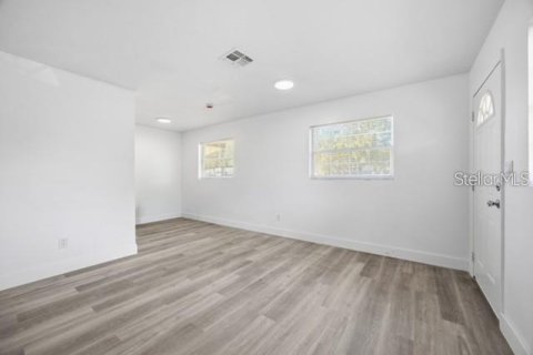 Villa ou maison à louer à Winter Garden, Floride: 3 chambres, 75.62 m2 № 2296952 - photo 5