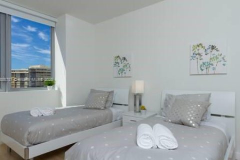 Condominio en venta en Hallandale Beach, Florida, 3 dormitorios, 161.37 m2 № 1887561 - foto 13
