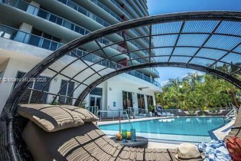Condominio en venta en Hallandale Beach, Florida, 3 dormitorios, 161.37 m2 № 1887561 - foto 20