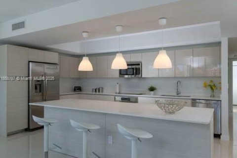 Condominio en venta en Hallandale Beach, Florida, 3 dormitorios, 161.37 m2 № 1887561 - foto 2