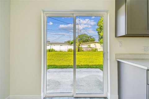 Casa en venta en Pinellas Park, Florida, 3 dormitorios, 117.89 m2 № 1877481 - foto 28