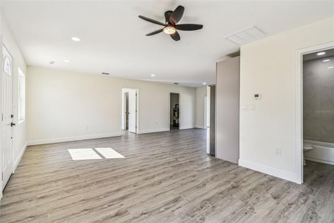 Casa en venta en Pinellas Park, Florida, 3 dormitorios, 117.89 m2 № 1877481 - foto 15