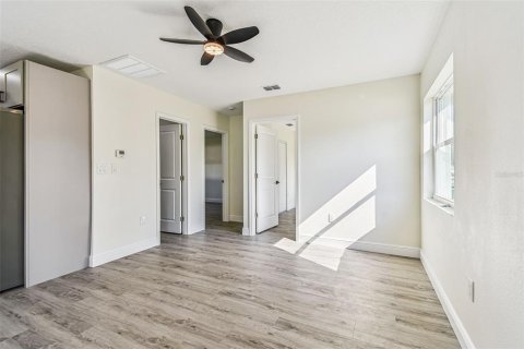 Casa en venta en Pinellas Park, Florida, 3 dormitorios, 117.89 m2 № 1877481 - foto 12