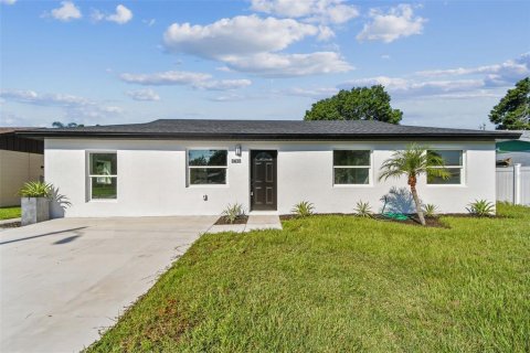 Casa en venta en Pinellas Park, Florida, 3 dormitorios, 117.89 m2 № 1877481 - foto 1