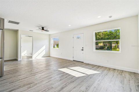Casa en venta en Pinellas Park, Florida, 3 dormitorios, 117.89 m2 № 1877481 - foto 8
