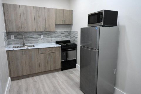 Villa ou maison à louer à Miami, Floride: 1 chambre, 225.38 m2 № 2002140 - photo 4