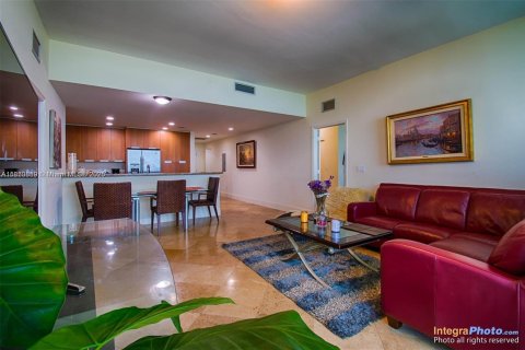 Снять в аренду кондоминиум в Норт-Бей-Виллидж, Флорида 2 спальни, 135.45м2, № 1854968 - фото 6