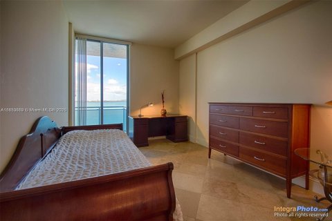 Снять в аренду кондоминиум в Норт-Бей-Виллидж, Флорида 2 спальни, 135.45м2, № 1854968 - фото 10