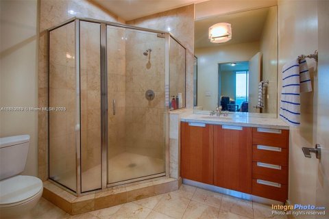 Снять в аренду кондоминиум в Норт-Бей-Виллидж, Флорида 2 спальни, 135.45м2, № 1854968 - фото 11