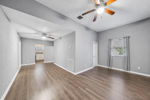 Villa ou maison à vendre à West Palm Beach, Floride: 4 chambres, 91.42 m2 № 2268669 - photo 3