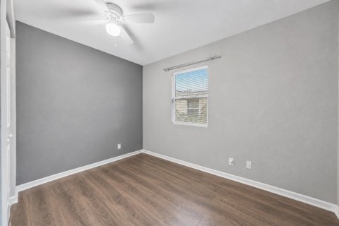 Villa ou maison à vendre à West Palm Beach, Floride: 4 chambres, 91.42 m2 № 2268669 - photo 5