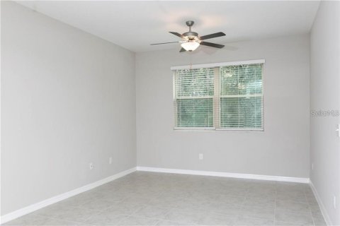 Townhouse in New Port Richey, Florida 3 bedrooms, 163.51 sq.m. № 2218165 - photo 9
