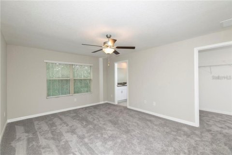 Townhouse in New Port Richey, Florida 3 bedrooms, 163.51 sq.m. № 2218165 - photo 14