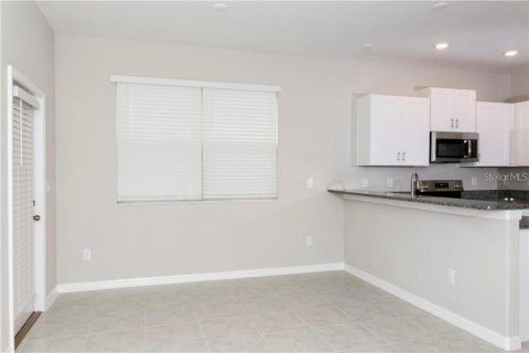 Townhouse in New Port Richey, Florida 3 bedrooms, 163.51 sq.m. № 2218165 - photo 8
