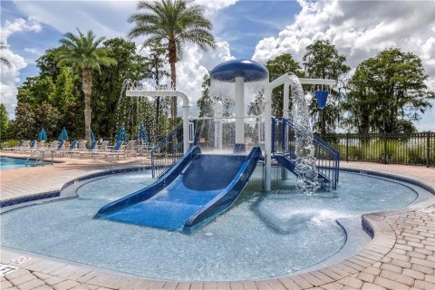 Townhouse in New Port Richey, Florida 3 bedrooms, 163.51 sq.m. № 2218165 - photo 25